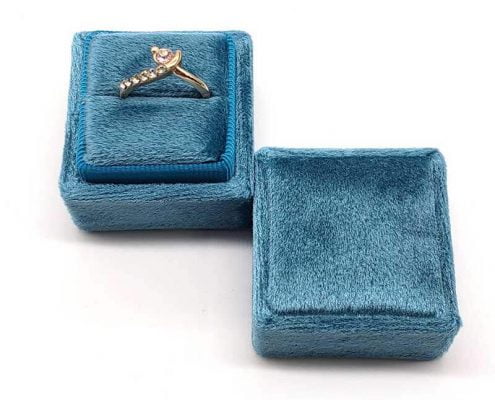 Small Tetragonum Velvet Ring Boxes -3